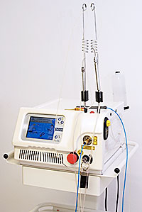 Zahnarzt Freiburg Dr. Lessing Laser bohren